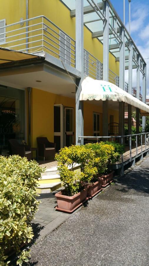 Hotel Illi Marina di Massa Luaran gambar